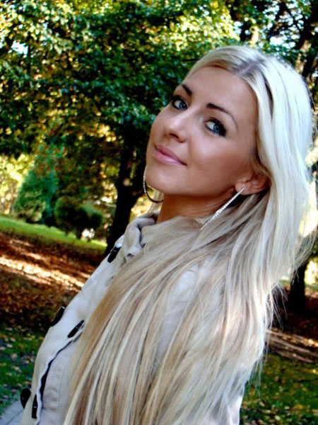 ukrainelovecupid.com - girl looking