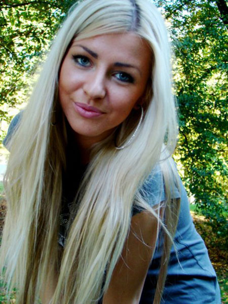 ukrainelovecupid.com - girl looking