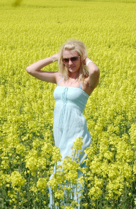 ukrainelovecupid.com - lonely girl