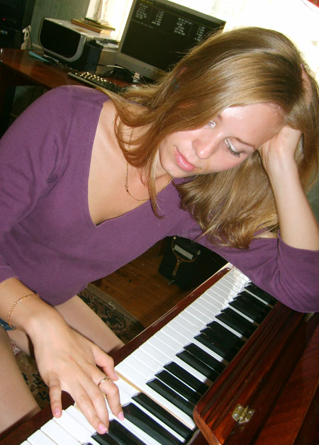 ukrainelovecupid.com - wife beautiful
