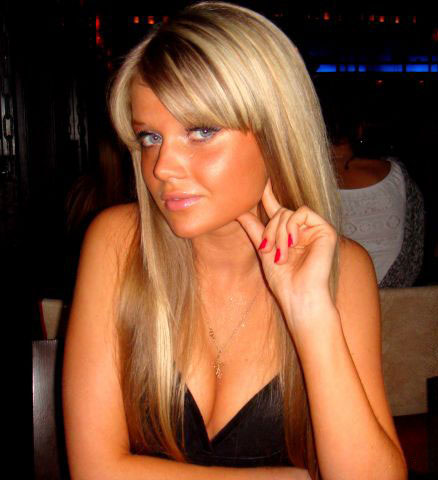 woman looking men - ukrainelovecupid.com