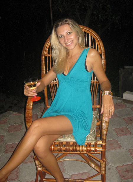 ukrainelovecupid.com - woman telephone